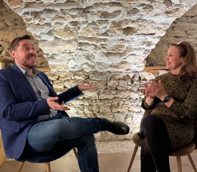 dorra avec son client